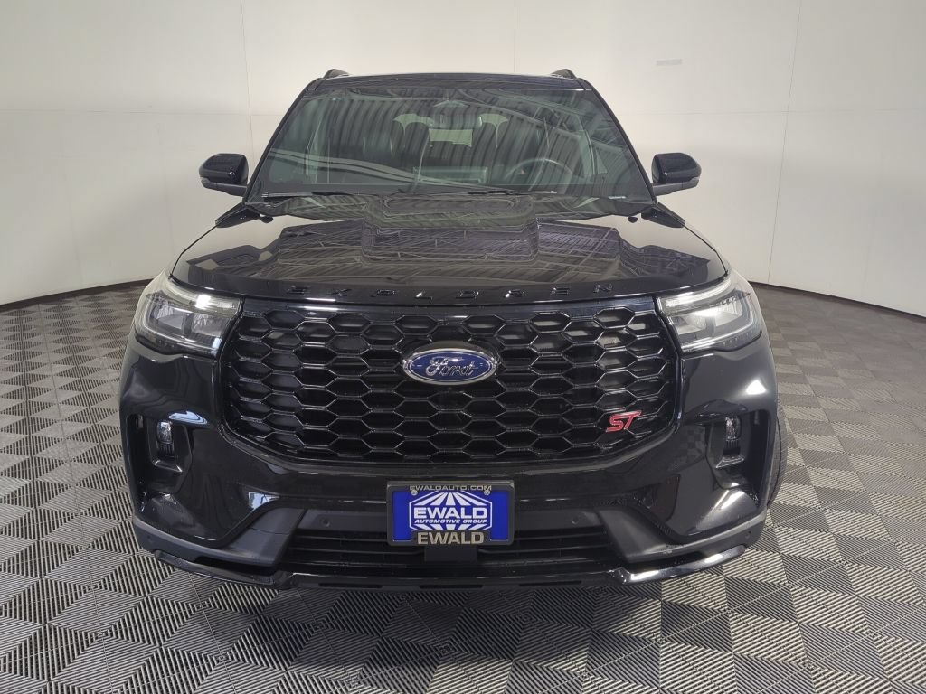 Certified 2025 Ford Explorer ST AWD/4WD image 3