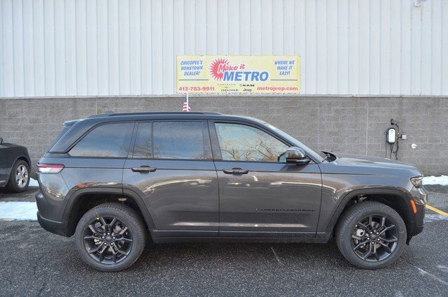 New 2025 Jeep Grand Cherokee Limited image 9