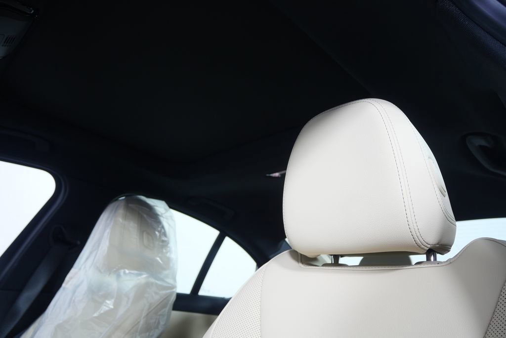 Used 2026 BMW 330i Sedan RWD image 12