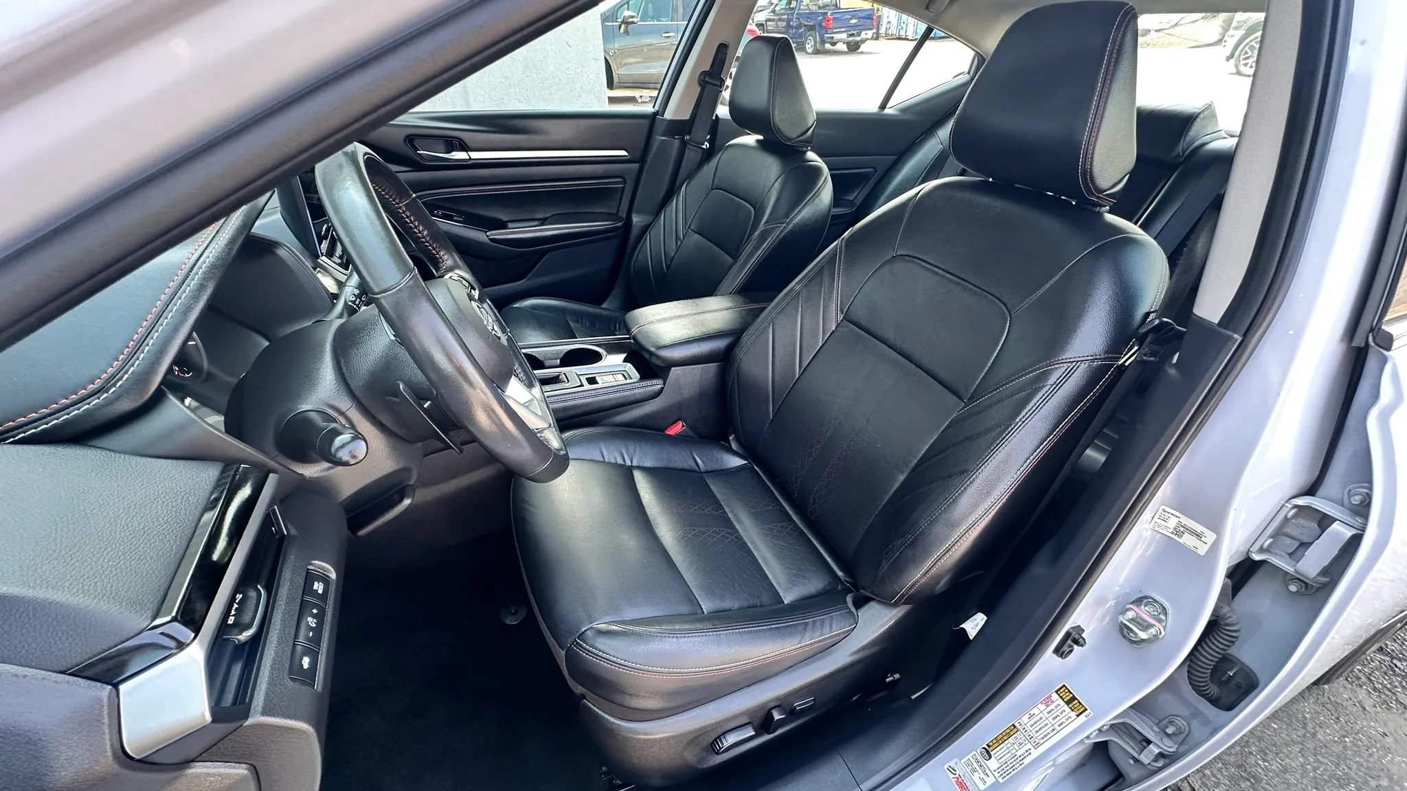Used 2023 Nissan Altima 2.5 SR w/ SR Premium Package AWD/4WD image 12