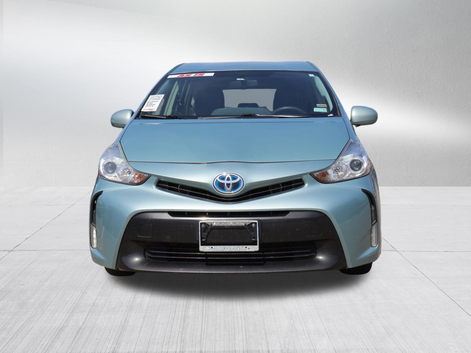 Used 2015 Toyota Prius V Three image 2