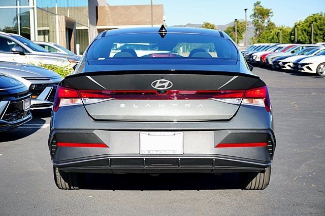 Certified 2026 Hyundai Elantra Sport image 9