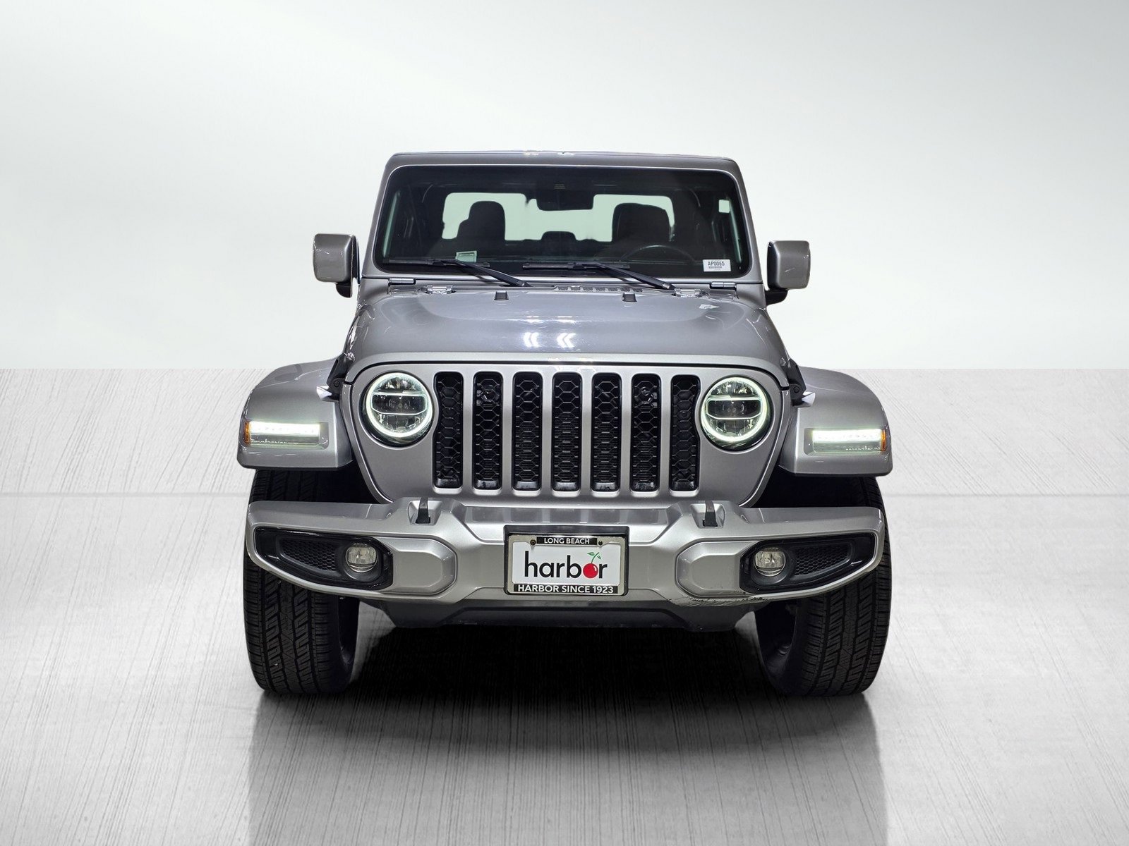 Used 2021 Jeep Gladiator Overland image 2