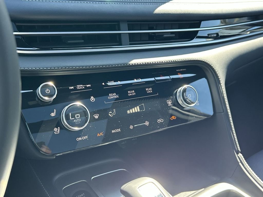 Certified 2026 INFINITI QX60 Sport w/ Dark Cargo Package image 21