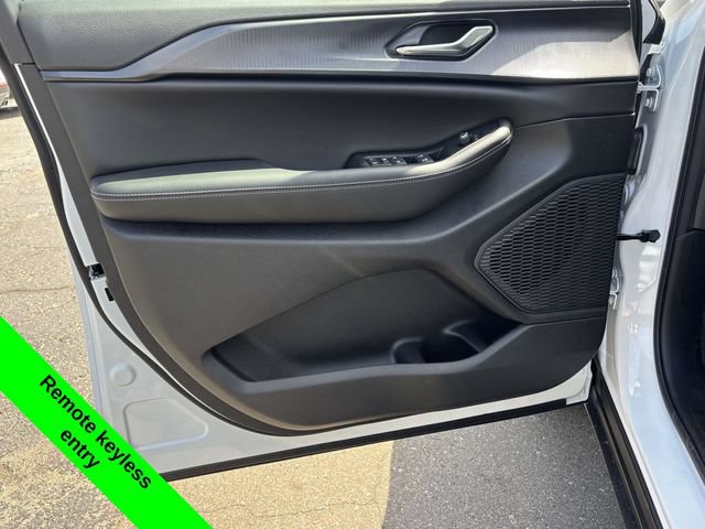 New 2026 Jeep Grand Cherokee L Laredo AWD/4WD image 16