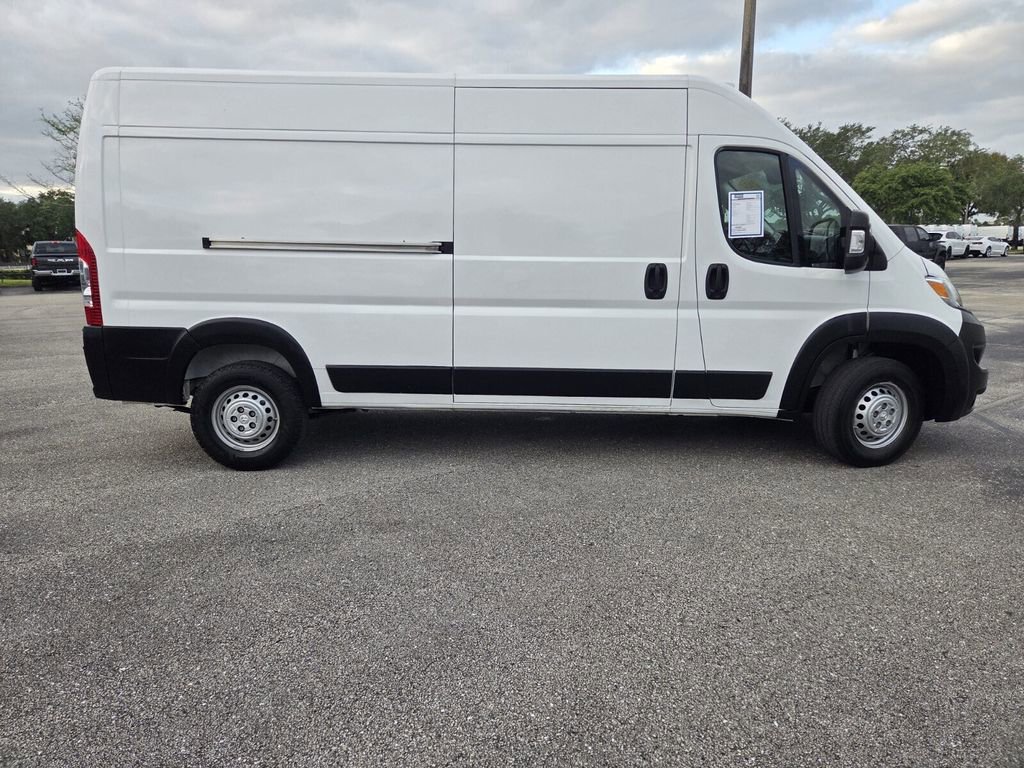 Used 2024 RAM ProMaster 2500 w/ Convenience Group FWD image 5