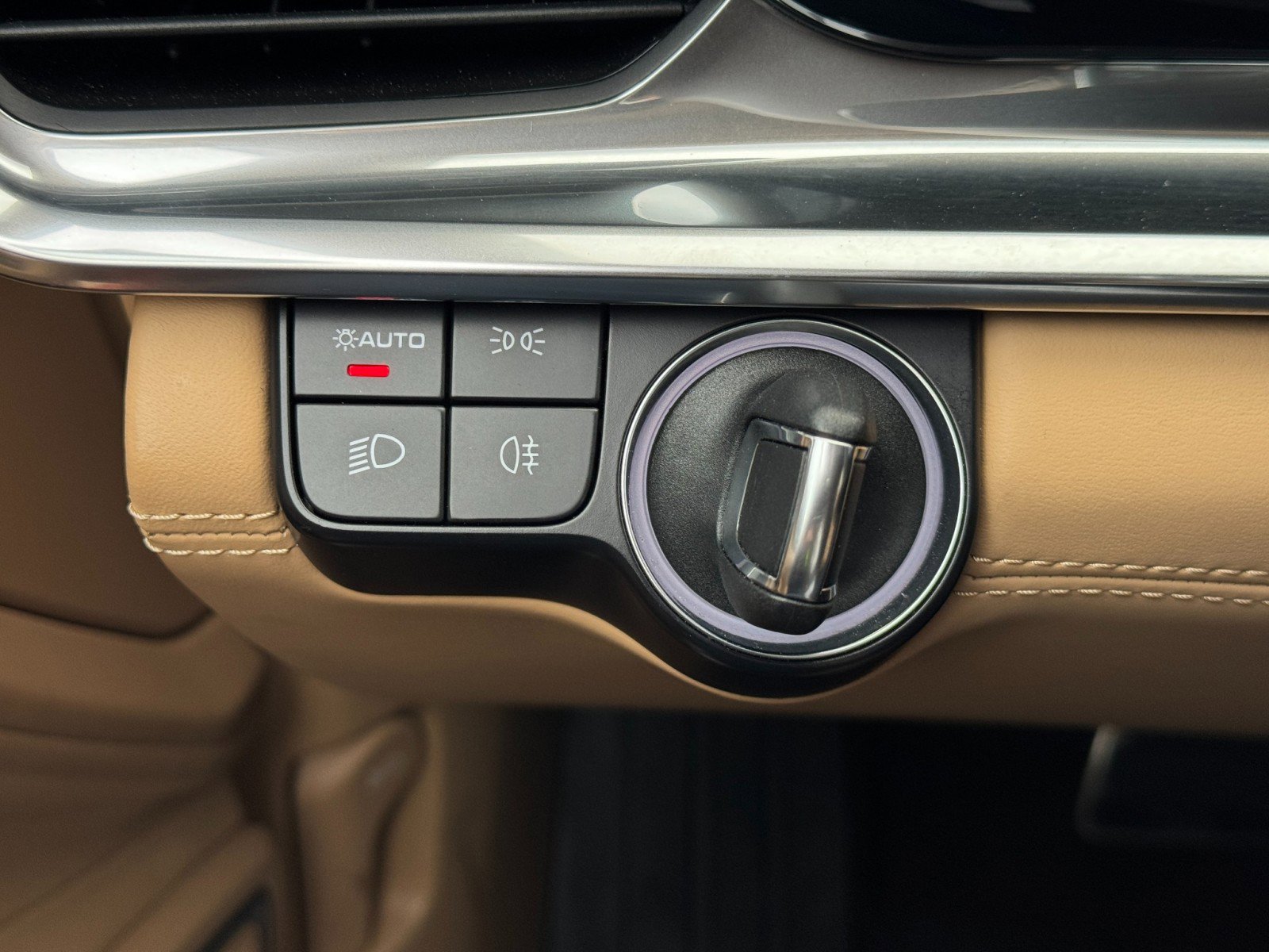 Used 2022 Porsche Panamera 4S Executive image 19