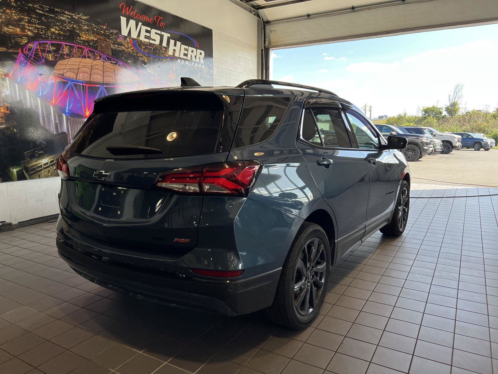 Used 2024 Chevrolet Equinox RS AWD/4WD image 7