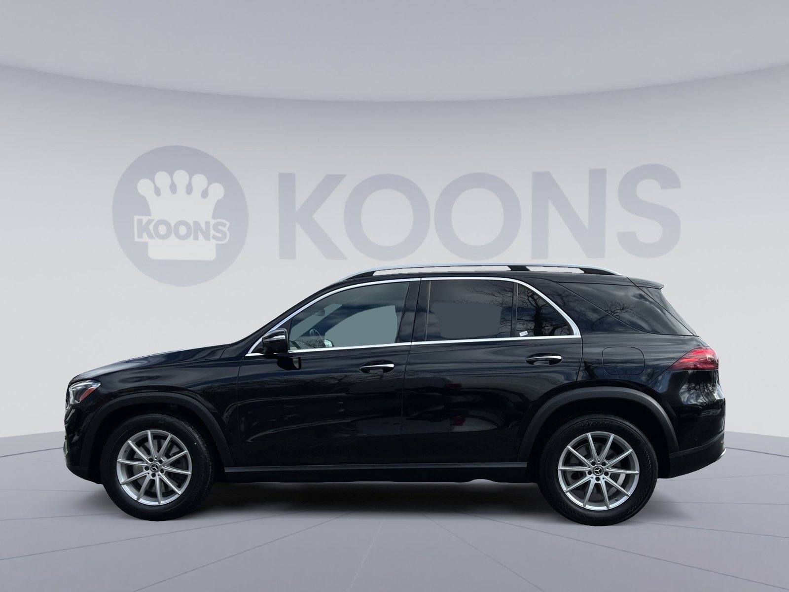 Certified 2024 Mercedes-Benz GLE 450e 4MATIC image 2