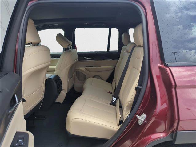 New 2025 Jeep Grand Cherokee Limited w/ Luxury Tech Group II RWD image 17