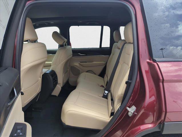 New 2025 Jeep Grand Cherokee Limited w/ Luxury Tech Group II RWD image 17