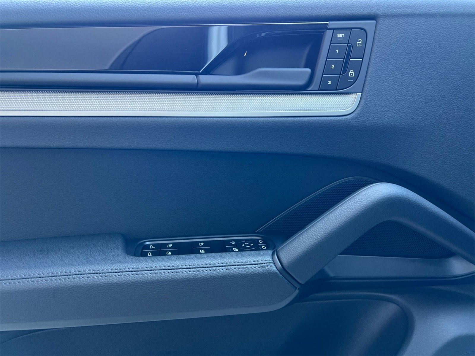 New 2025 Porsche Cayenne image 12