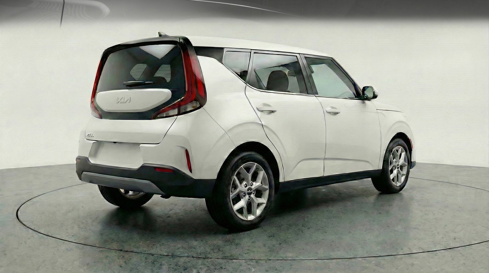 Used 2025 Kia Soul LX w/ LX Technology Package FWD image 9