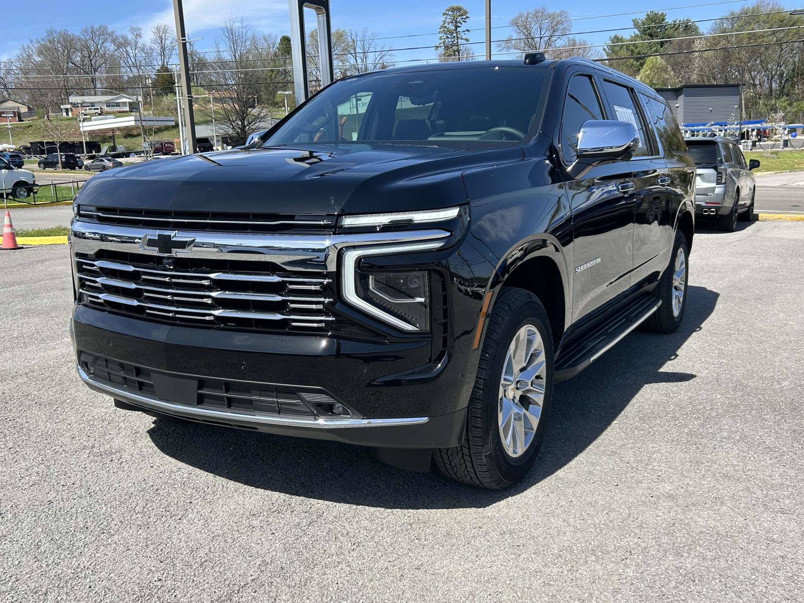 New 2026 Chevrolet Suburban Premier AWD/4WD image 7