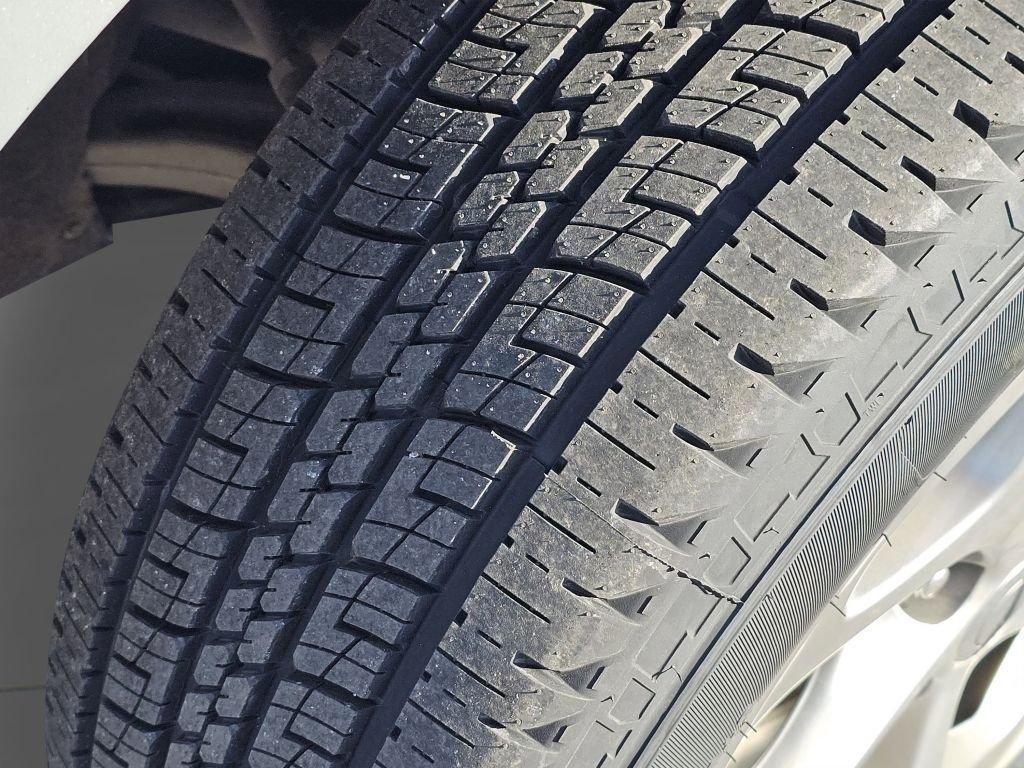 Used 2023 Chrysler Pacifica Limited AWD/4WD image 19