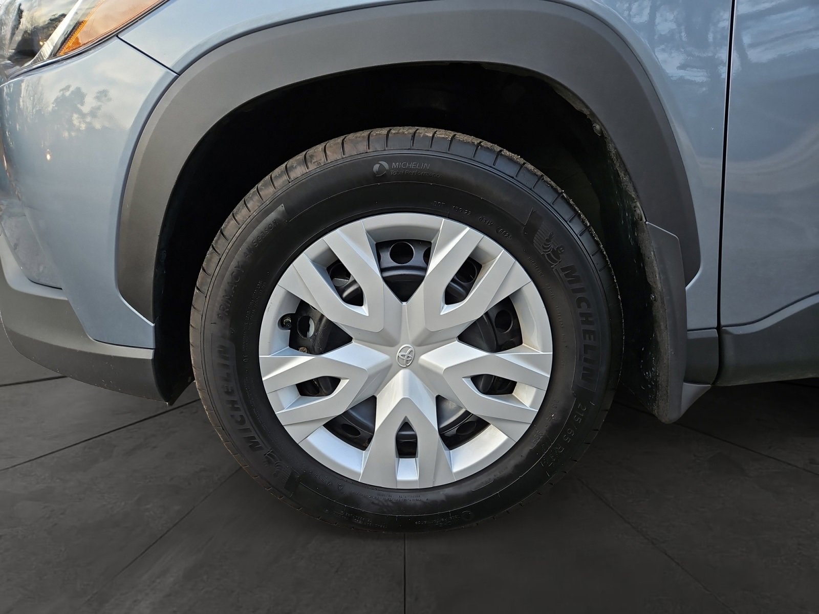 Used 2023 Toyota Corolla Cross L image 14