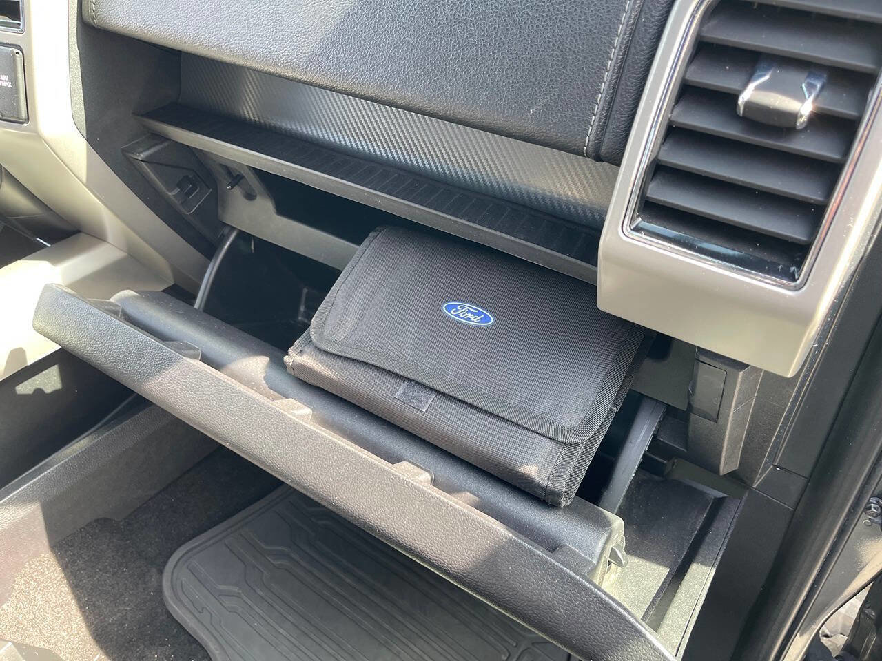 Used 2019 Ford F150 Lariat w/ Equipment Group 502A Luxury image 37