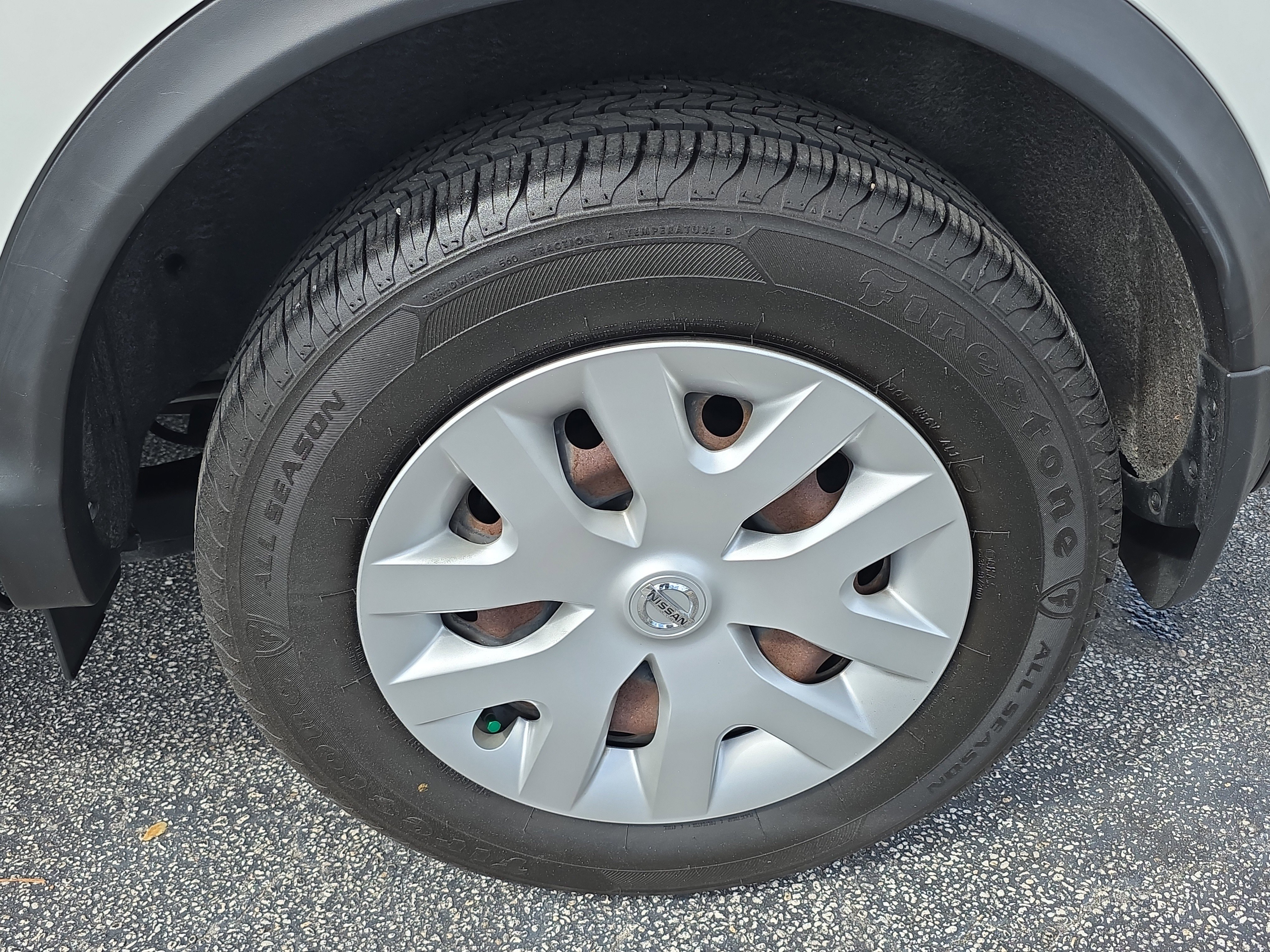 Used 2020 Nissan Rogue Sport S image 12