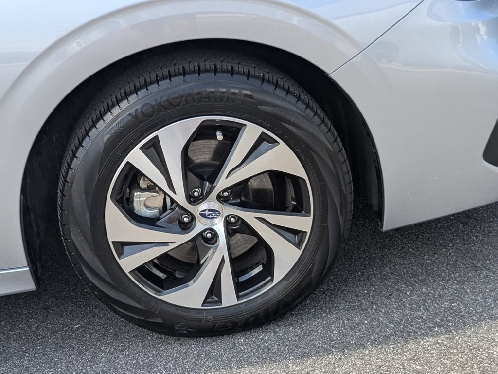 Used 2025 Subaru Legacy Premium AWD/4WD image 12