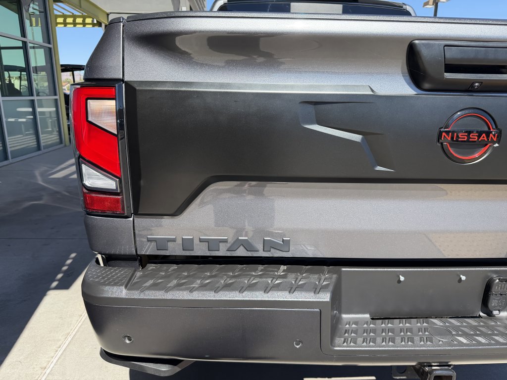 Used 2024 Nissan Titan PRO-4X w/ Pro-4x Convenience Package image 14