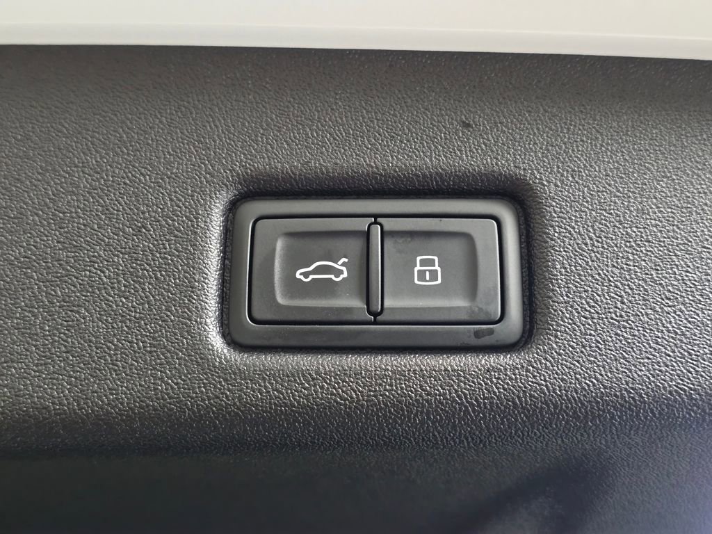 Certified 2025 Audi Q5 Premium w/ Premium Plus AWD/4WD image 10