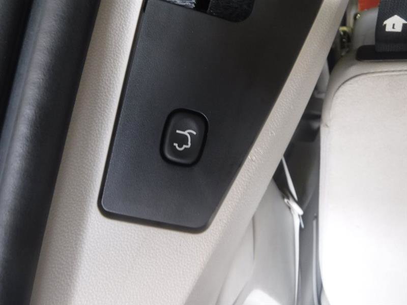 Used 2011 Chrysler Town & Country Touring-L w/ Trailer Tow Group FWD image 34