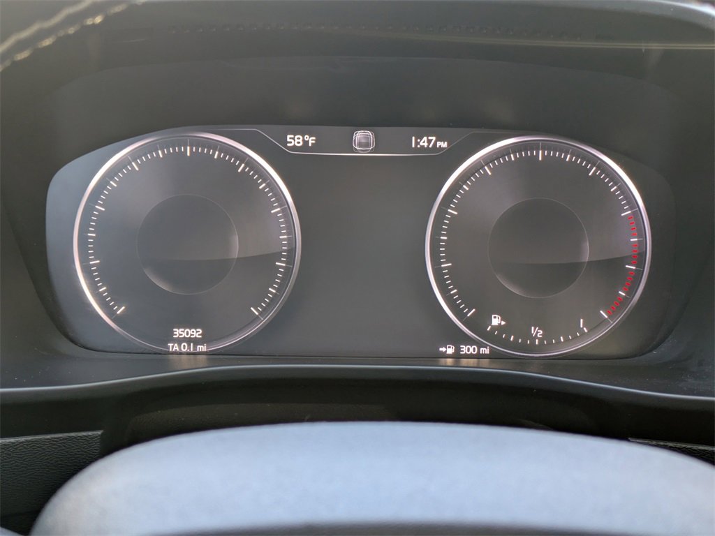 Used 2021 Volvo XC40 T5 R-Design w/ Climate Package image 37