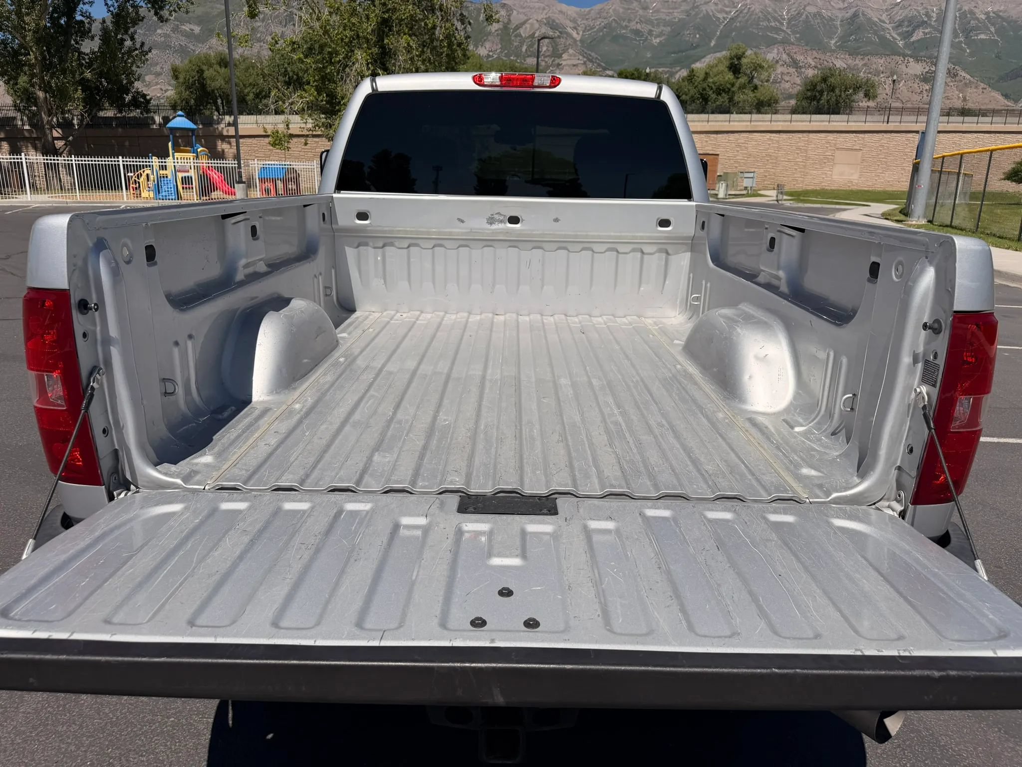 Used 2013 Chevrolet Silverado 2500 LT w/ Interior Plus Package AWD/4WD image 17