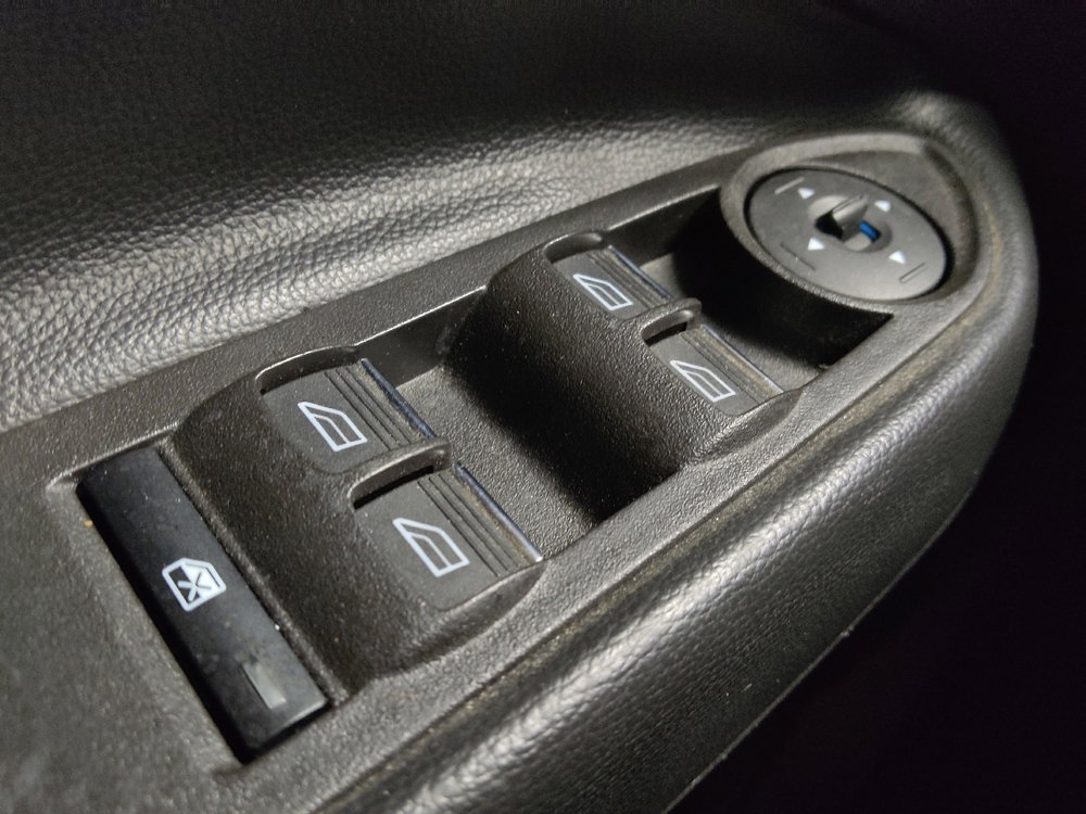 Used 2019 Ford Escape SE FWD image 27