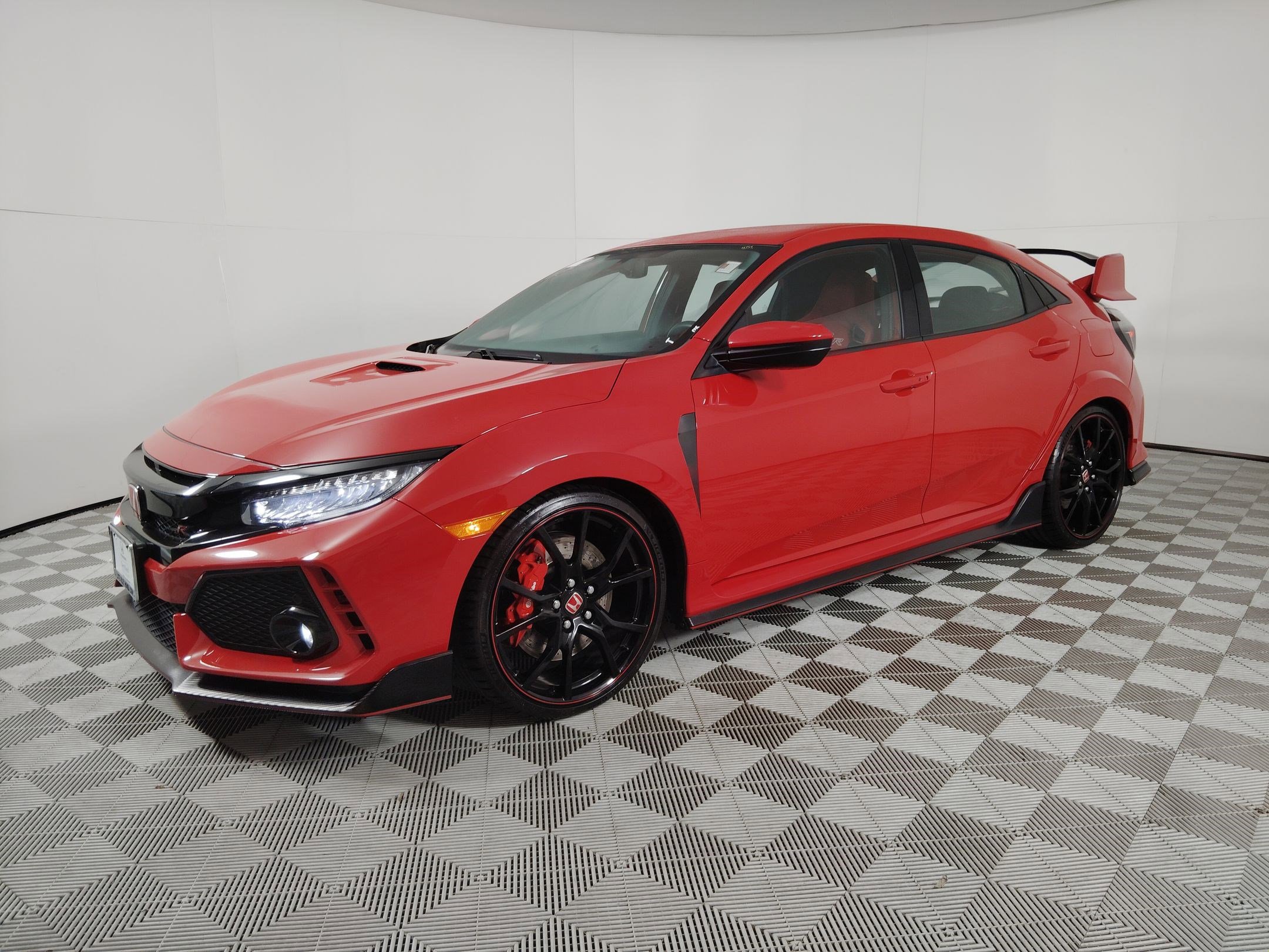 Certified 2018 Honda Civic Type R image 19