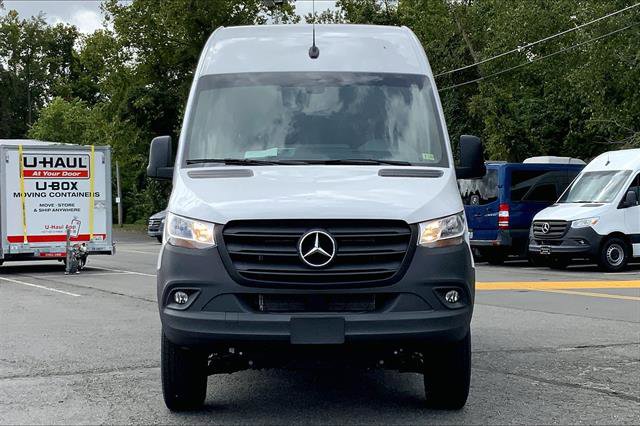 Used 2024 Mercedes-Benz Sprinter 2500 image 31