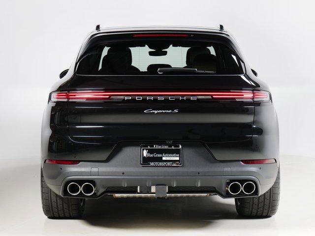 New 2025 Porsche Cayenne S image 10