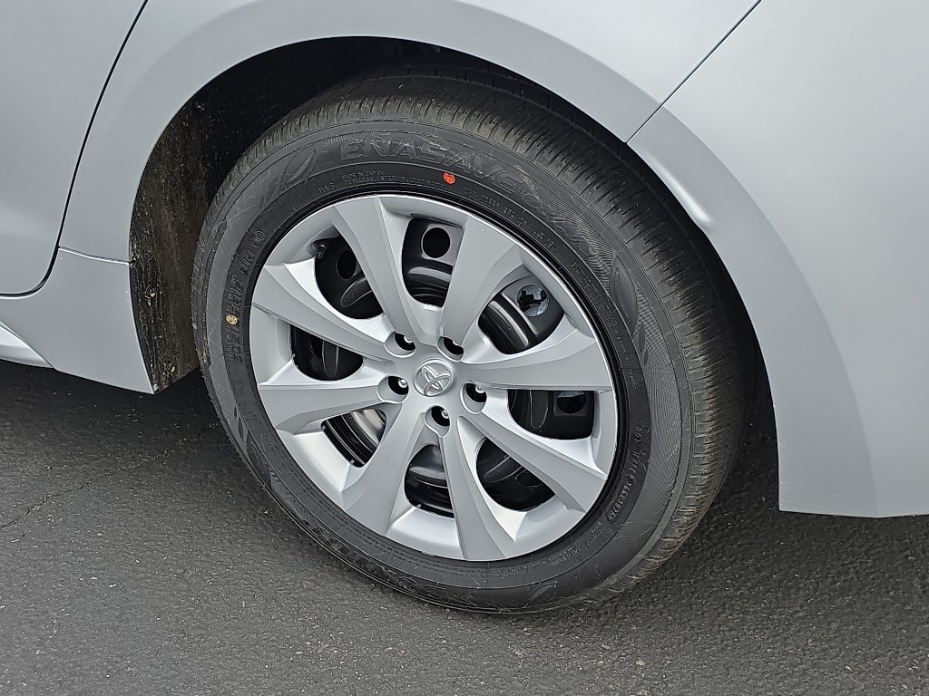 New 2027 Toyota Corolla LE FWD image 11