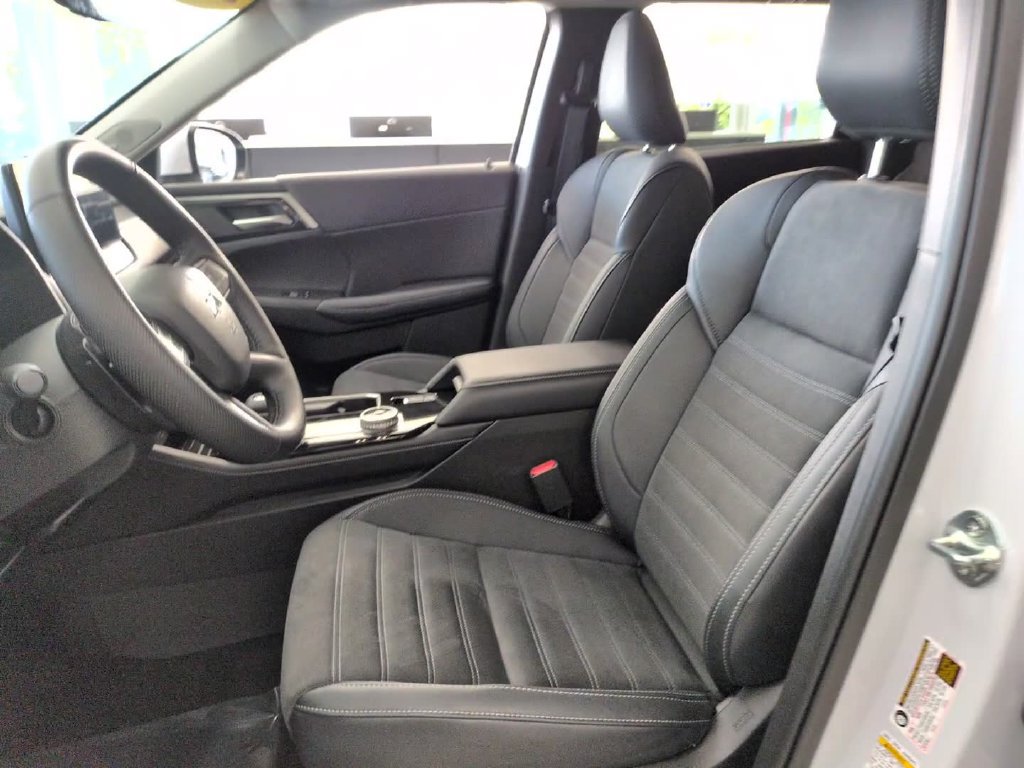 New 2026 Mitsubishi Outlander SE AWD/4WD image 16
