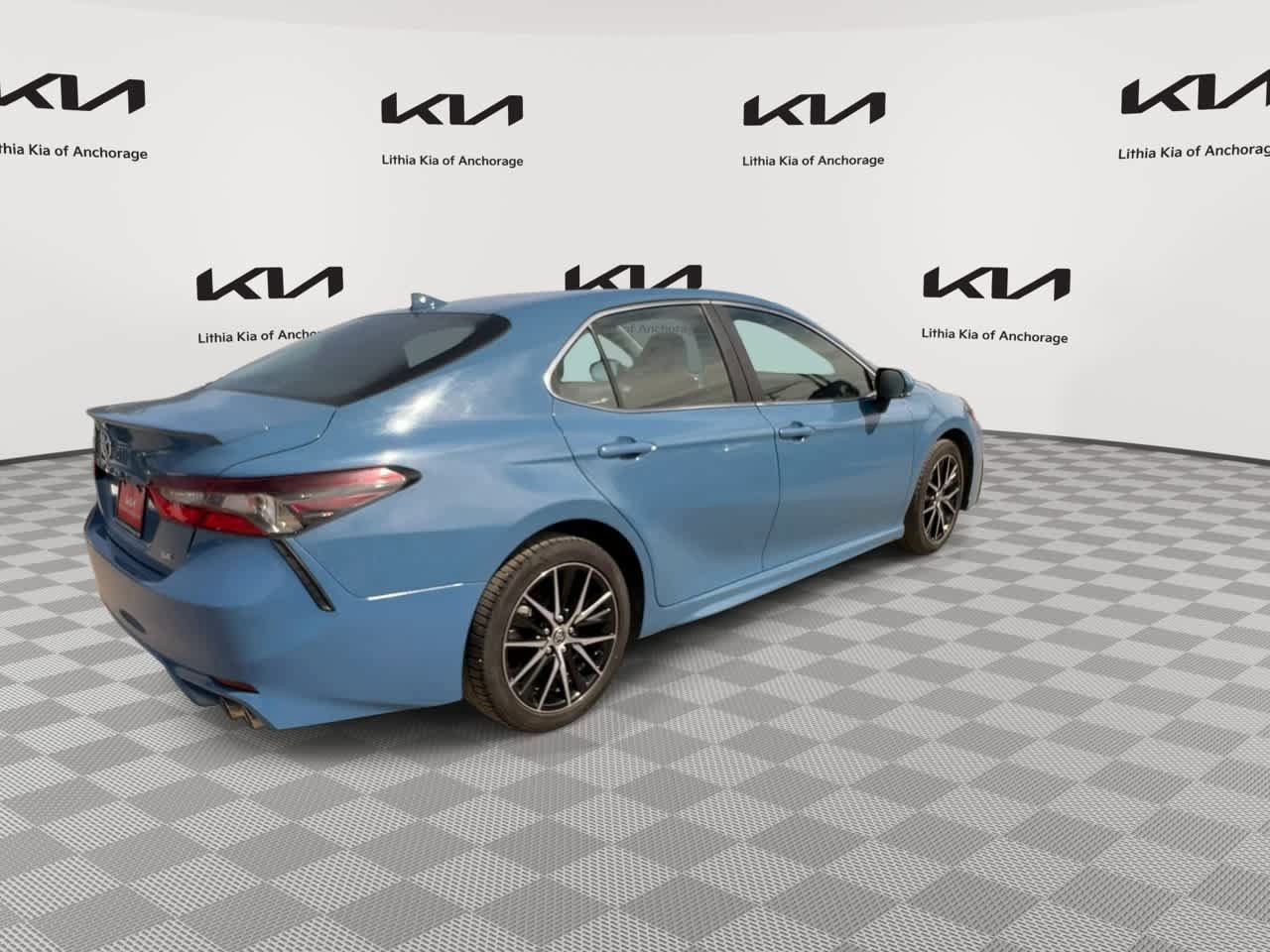 Used 2023 Toyota Camry SE FWD image 9