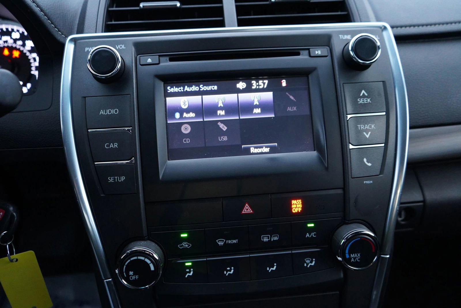 Used 2016 Toyota Camry LE image 12