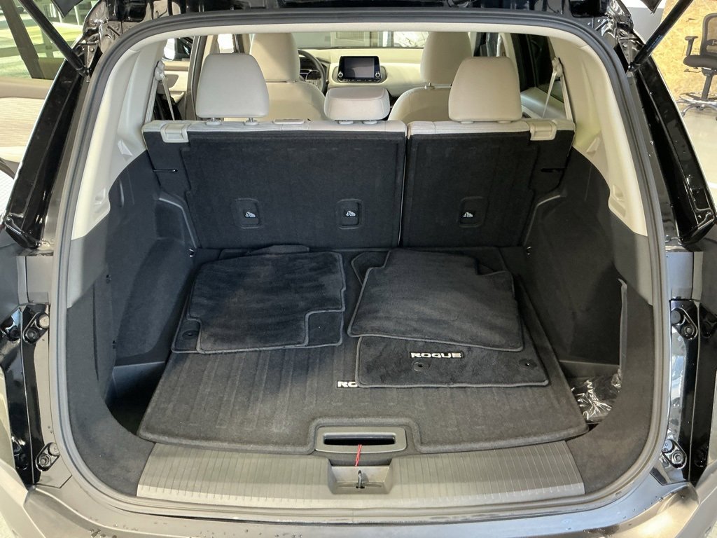 Used 2023 Nissan Rogue SV image 22