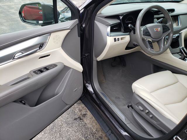 Used 2018 Cadillac XT5 Luxury w/ Driver Awareness Package AWD/4WD image 12