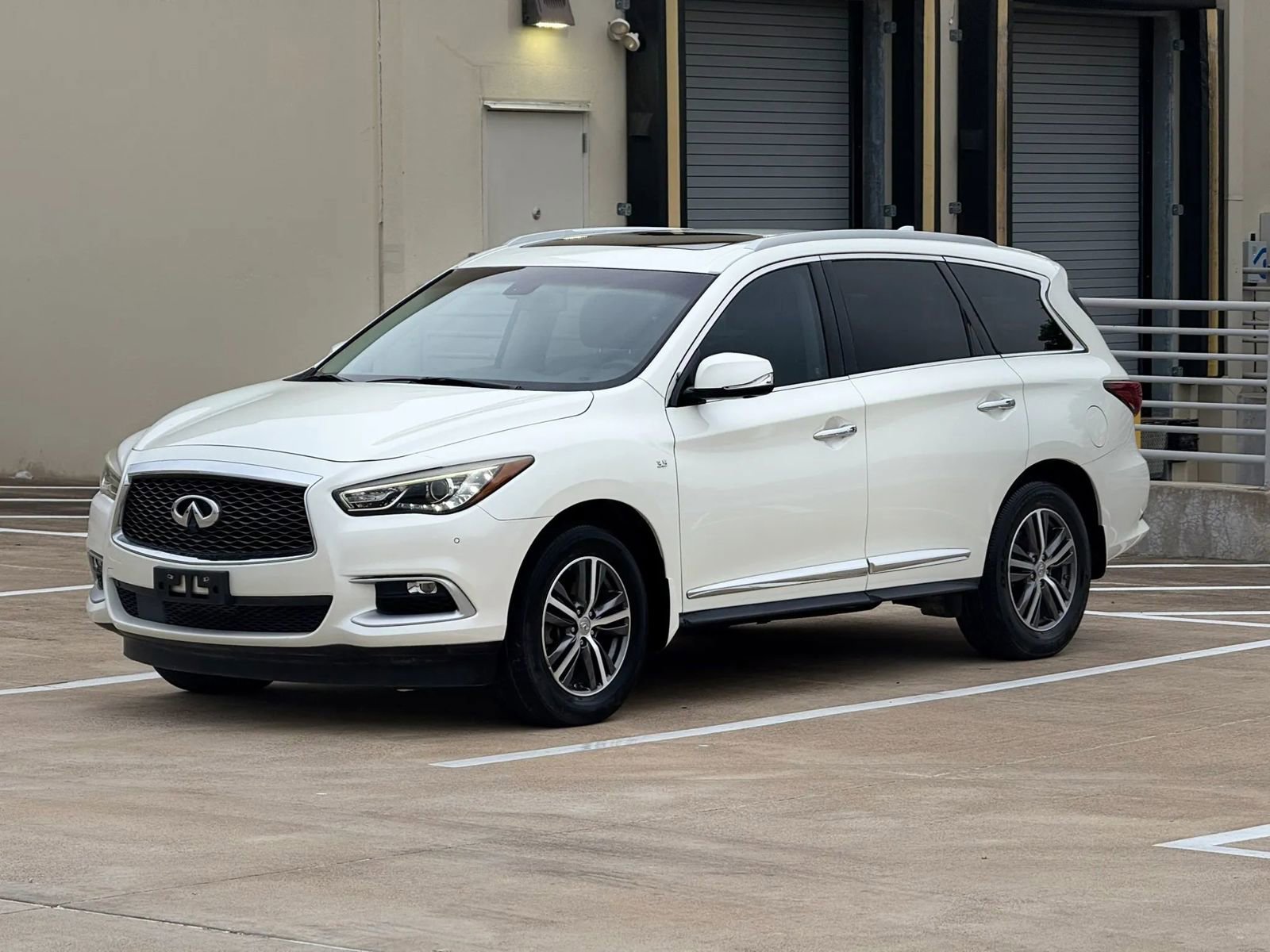 Used 2016 INFINITI QX60 FWD w/ Premium Plus Package image 3