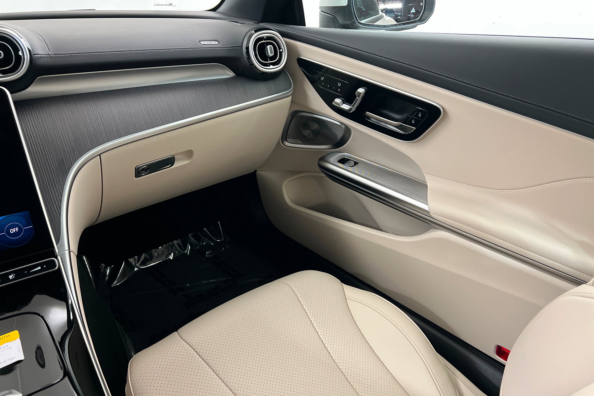 New 2026 Mercedes-Benz CLE 300 4MATIC Cabriolet image 10
