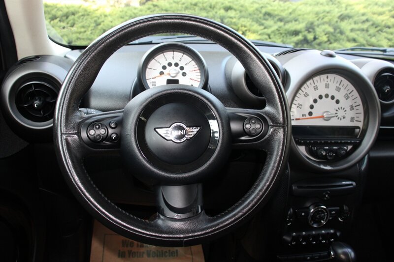 Used 2011 MINI Cooper Countryman FWD image 17