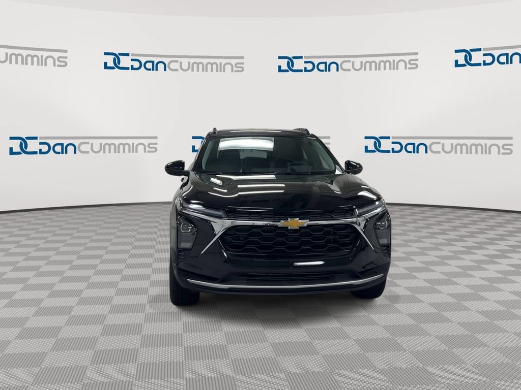 New 2026 Chevrolet Trax LT w/ LT Convenience Package FWD image 3