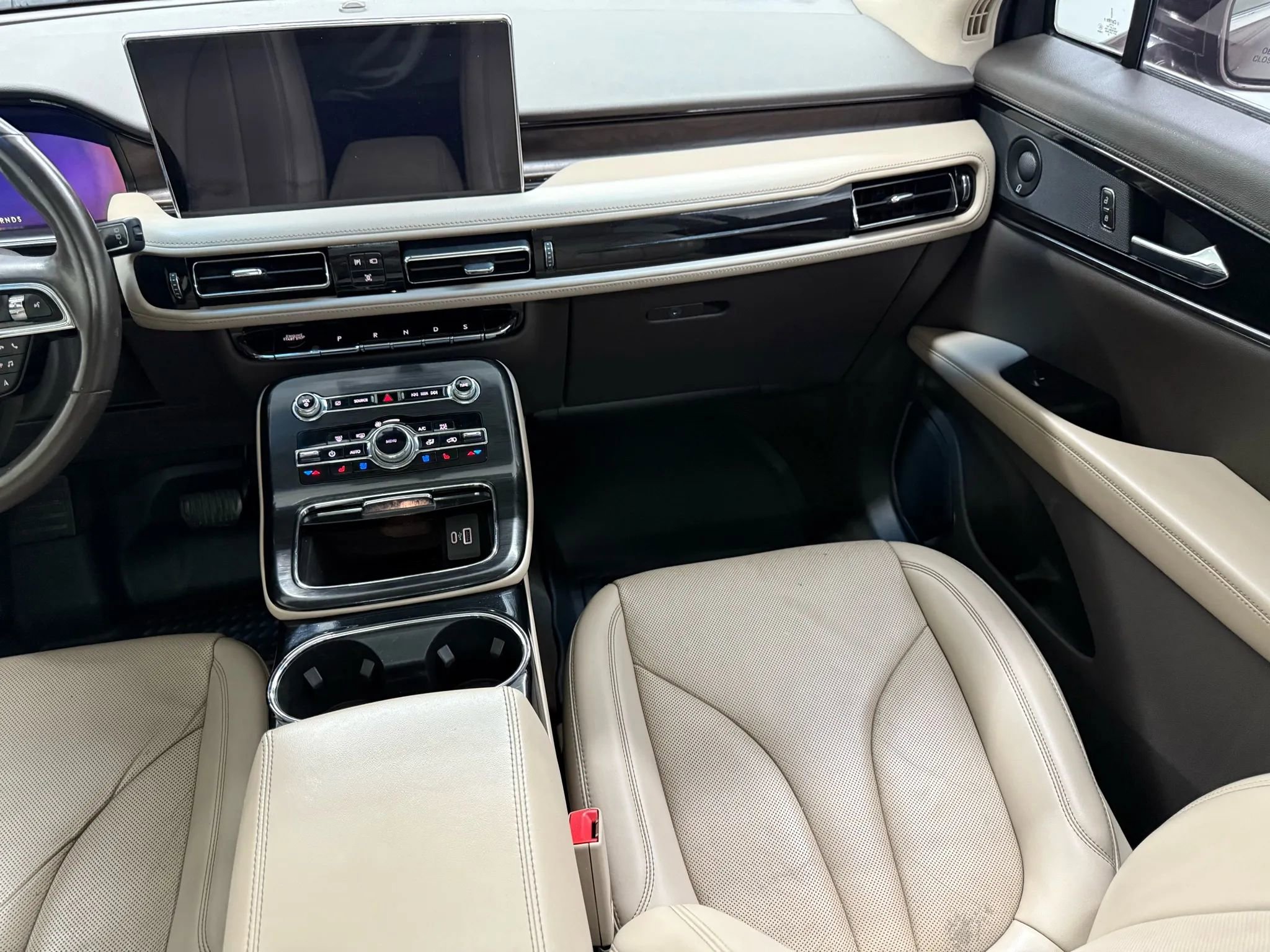 Used 2021 Lincoln Nautilus Reserve w/ Class II Trailer Tow Package image 35