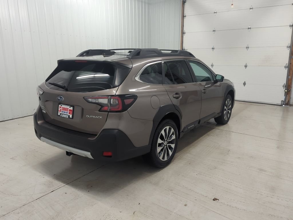 Used 2024 Subaru Outback Limited AWD/4WD image 3
