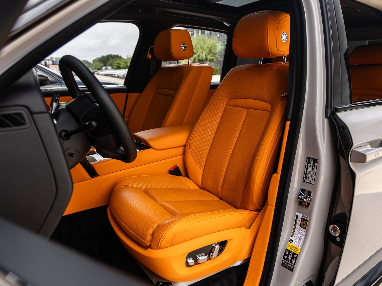 Certified 2023 Rolls-Royce Cullinan Black Badge image 30