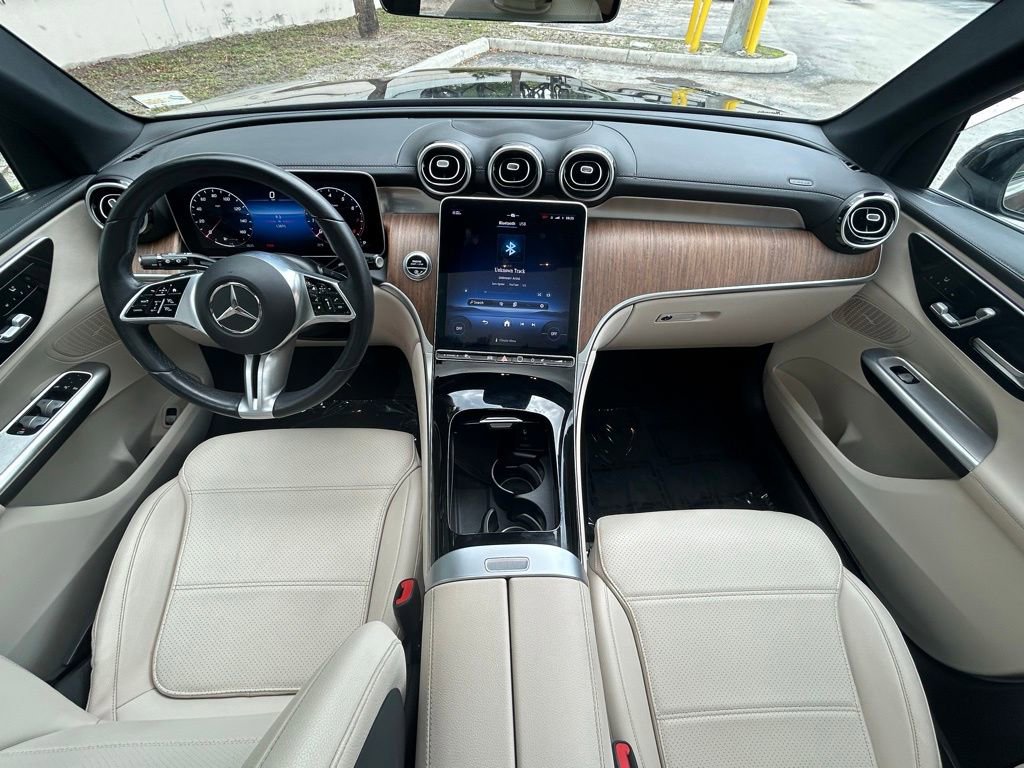 Used 2024 Mercedes-Benz GLC 300 4MATIC image 10