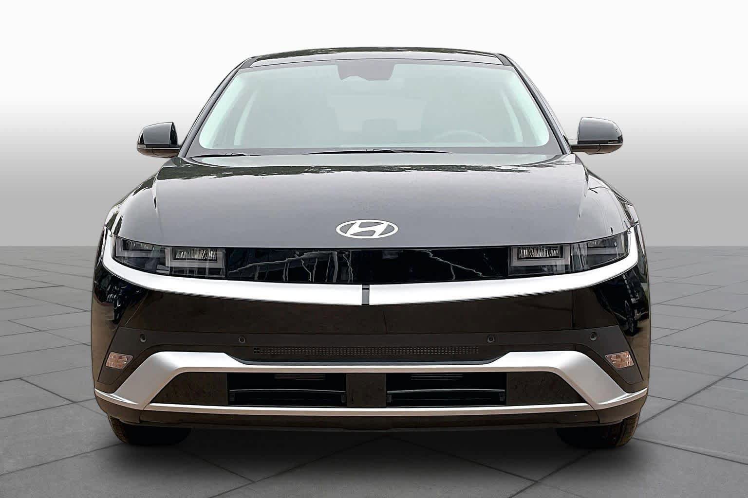 Certified 2026 Hyundai Ioniq 5 SEL RWD image 3