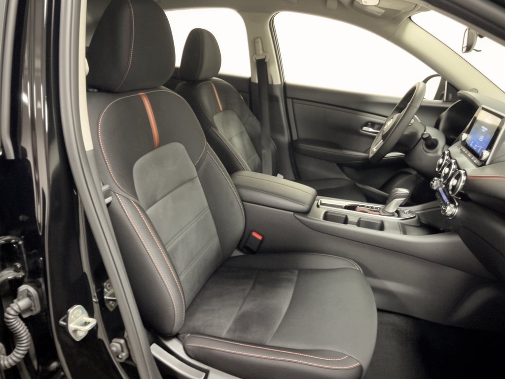 Used 2025 Nissan Sentra SR w/ Midnight Edition FWD image 30