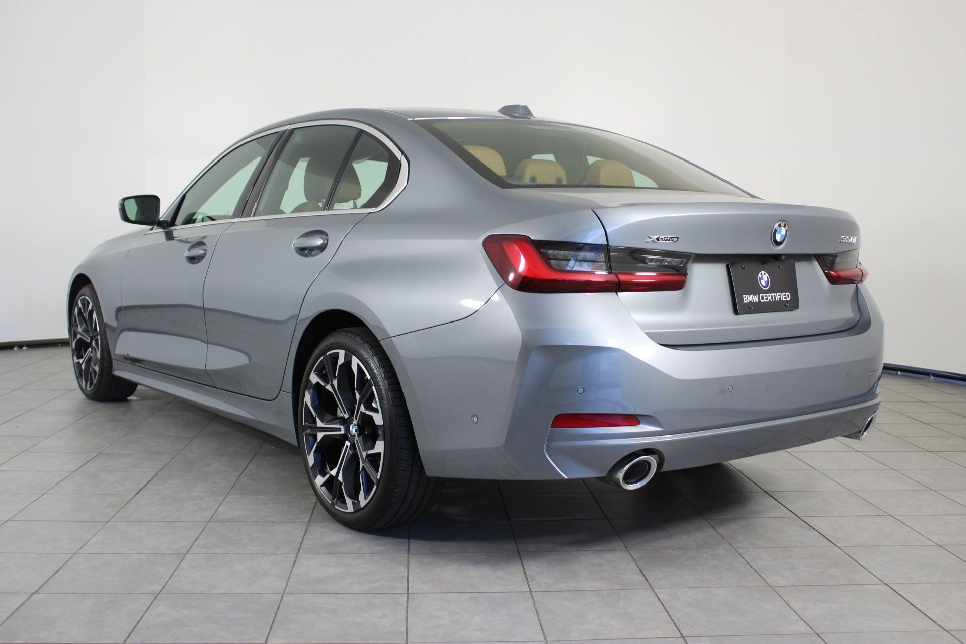 Certified 2025 BMW 330i xDrive Sedan image 3