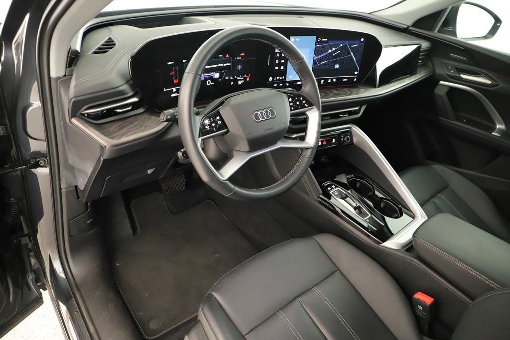 Certified 2025 Audi Q5 Premium Plus w/ Premium Plus AWD/4WD image 15